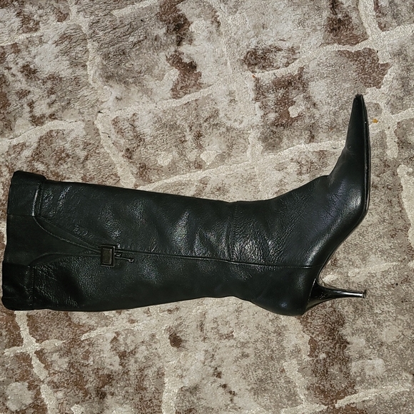 Burberry leather boots - Picture 1 of 9